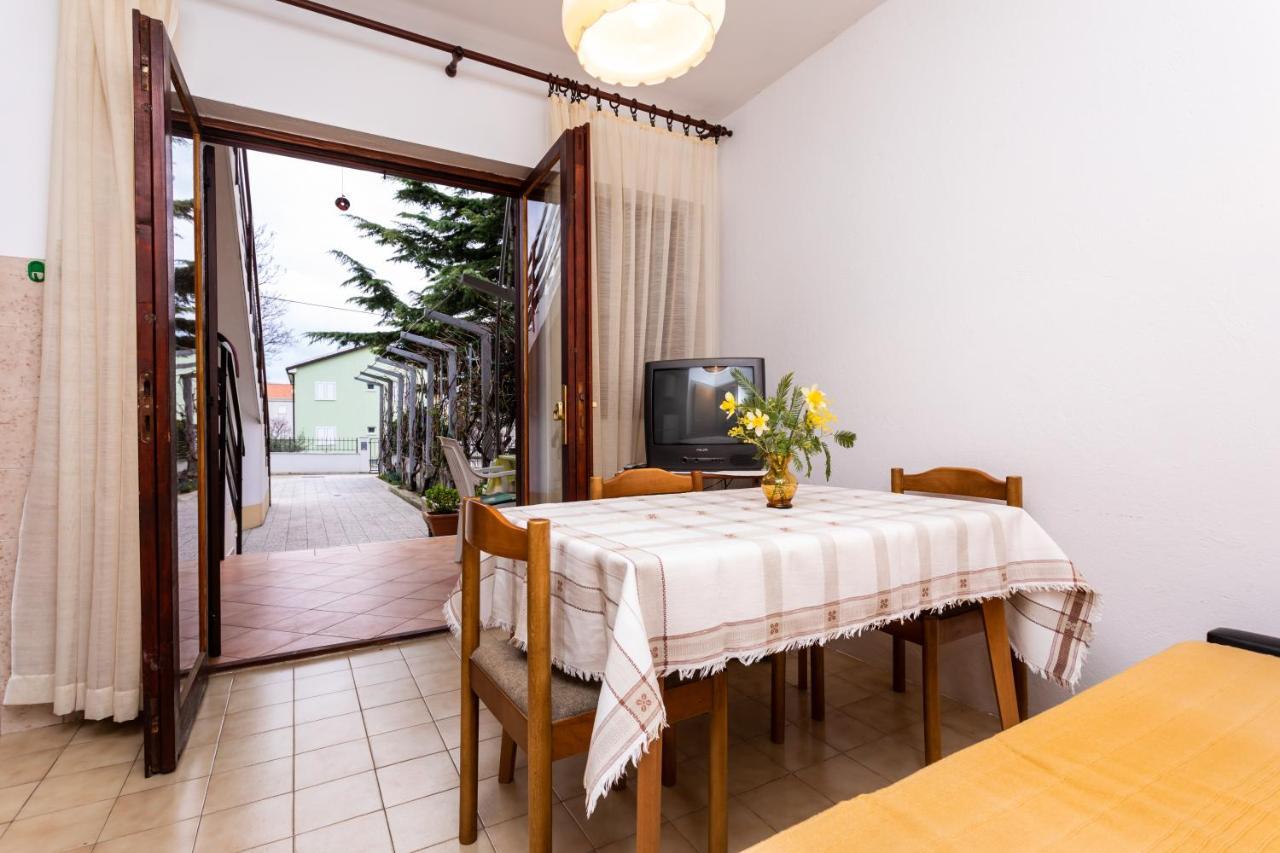 Rooms & Studio Apartment Mira Baška Esterno foto