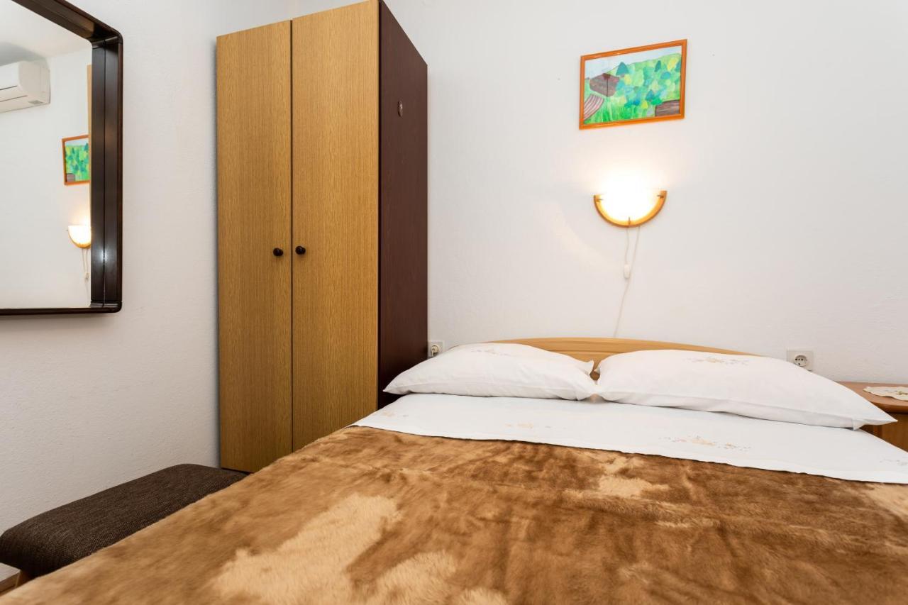 Rooms & Studio Apartment Mira Baška Esterno foto