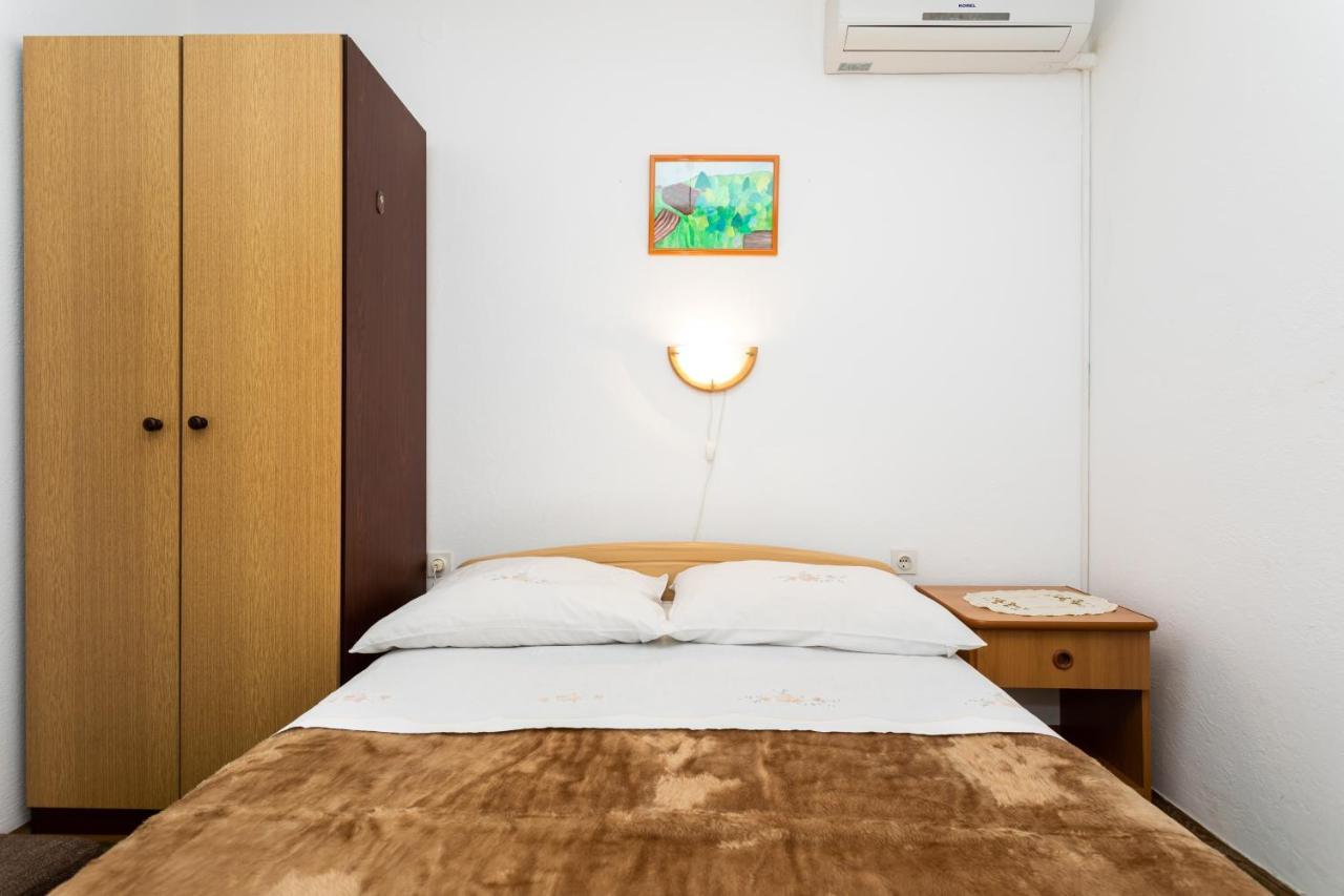 Rooms & Studio Apartment Mira Baška Esterno foto