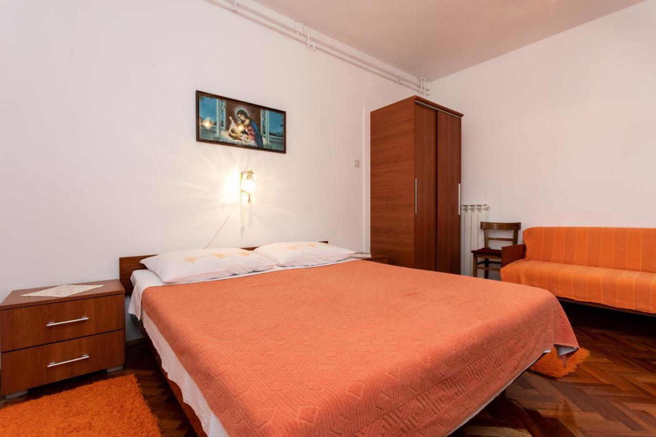 Rooms & Studio Apartment Mira Baška Esterno foto