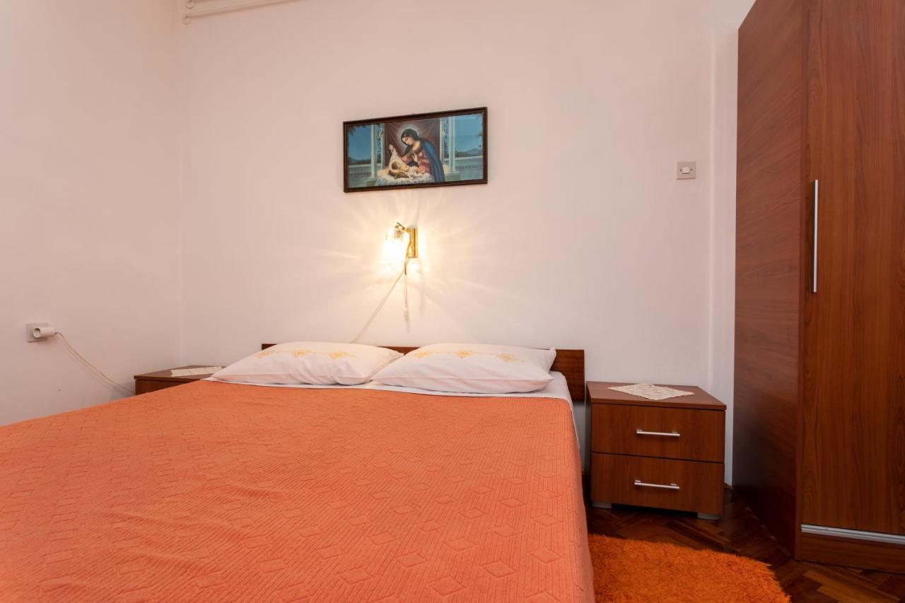 Rooms & Studio Apartment Mira Baška Esterno foto