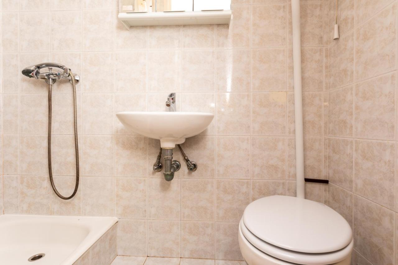 Rooms & Studio Apartment Mira Baška Esterno foto
