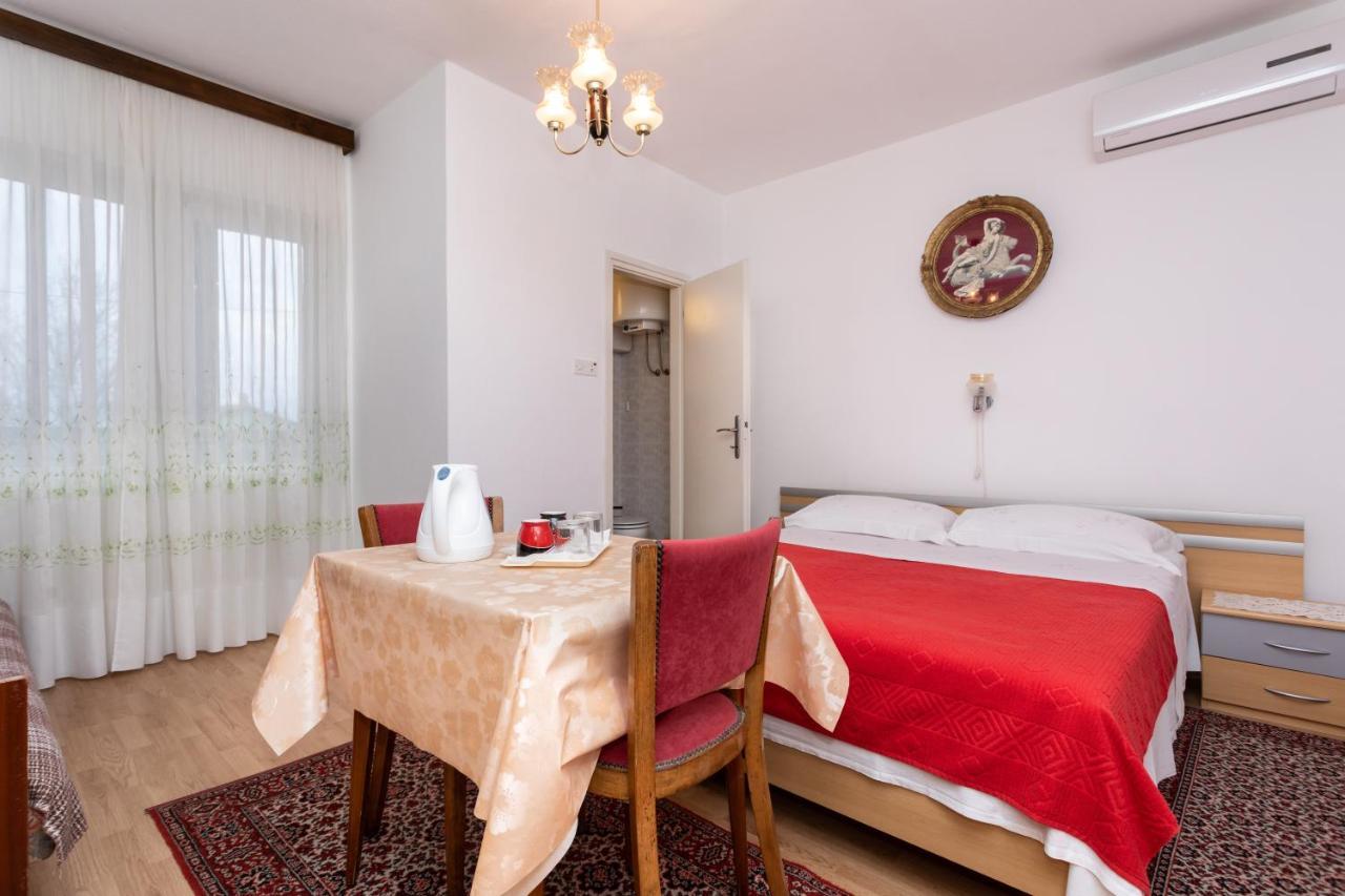 Rooms & Studio Apartment Mira Baška Esterno foto