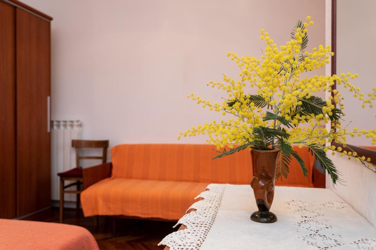 Rooms & Studio Apartment Mira Baška Esterno foto