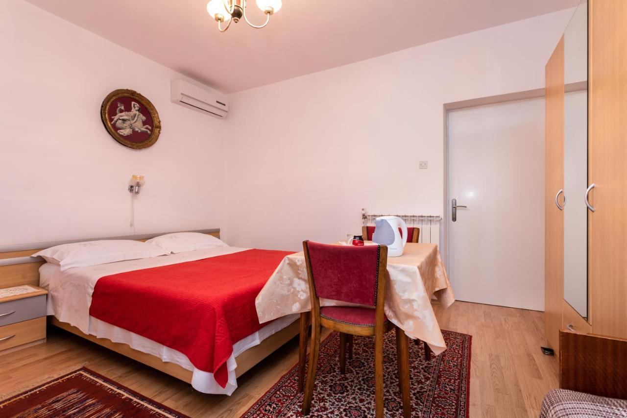 Rooms & Studio Apartment Mira Baška Esterno foto