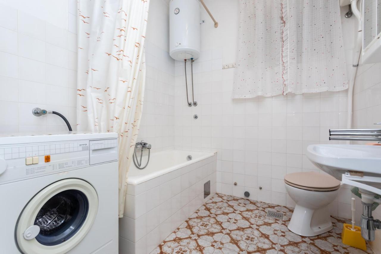 Rooms & Studio Apartment Mira Baška Esterno foto