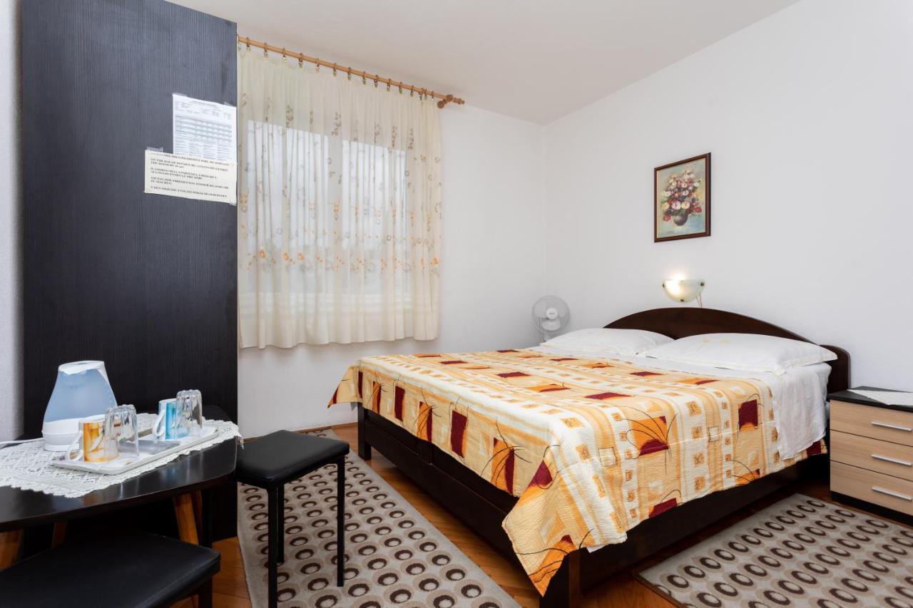Rooms & Studio Apartment Mira Baška Esterno foto