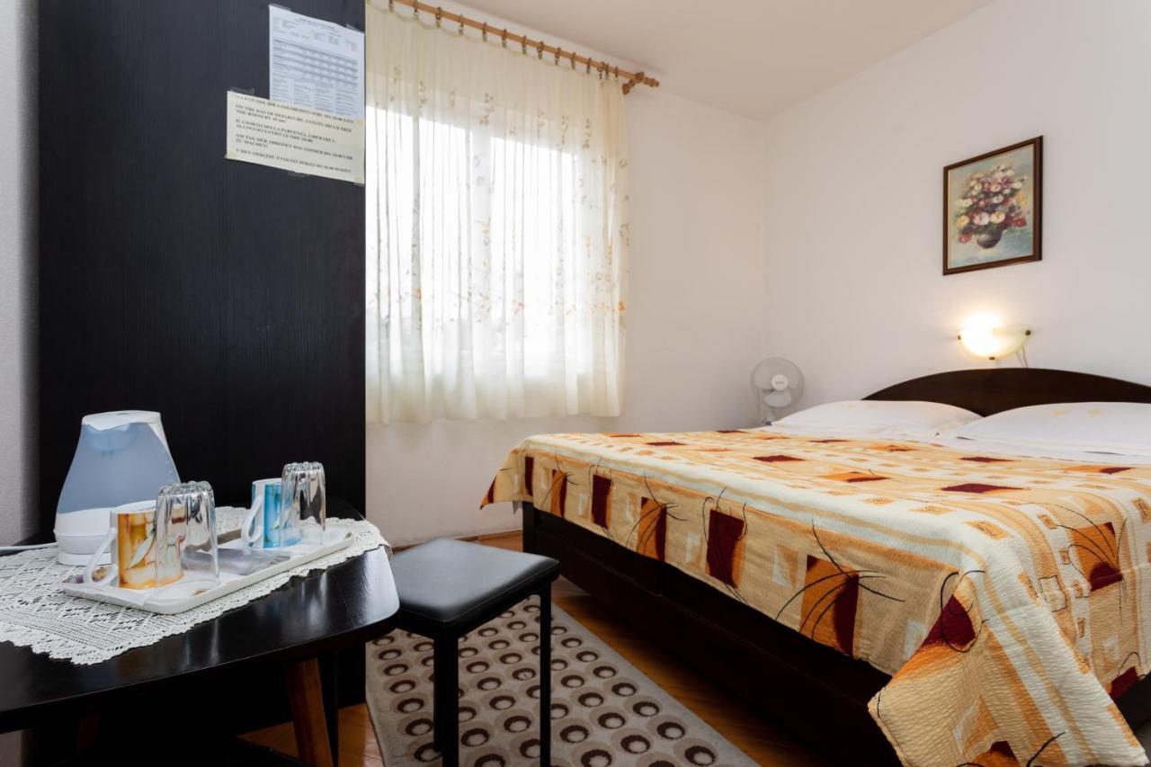 Rooms & Studio Apartment Mira Baška Esterno foto